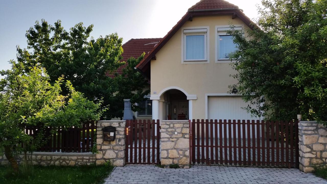 Grand Apartmanhaz Gyenesdiás المظهر الخارجي الصورة